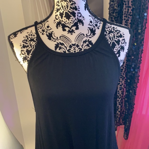 Gorgeous maxi spaghetti strap/ keyhole back - Picture 2 of 7